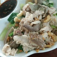 ก๋วยเตี๋ยวลูกทุ่ง เจ้าเก่า