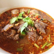 ก๋วยเตี๋ยวเรือต้นยางใหญ่เขาใหญ่