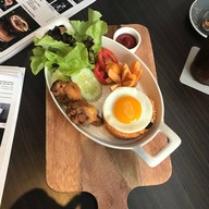 เมนูของร้าน The Hub Cafe and Eatery พระราม 9