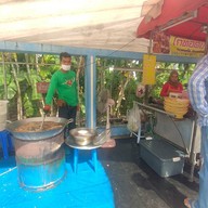 บรรยากาศ บังมูซา ไก่ทอดปักษ์ใต้ สาขา 1