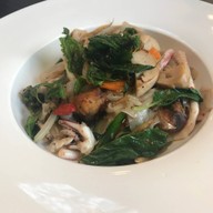 เมนูของร้าน The Hub Cafe and Eatery พระราม 9