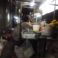 น้อยบะหมี่เกี๊ยว หน้าไปรษณีย์จอมสุรางค์