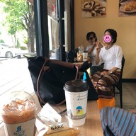 บรรยากาศ S&P Restaurant & Bakery ในปั้มปตท