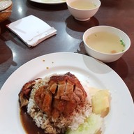 เมนูของร้าน Golden Noodle (พหลโยธิน เพลส)