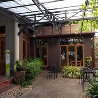 หน้าร้าน Coffee Der La ร้านกาแฟคอฟฟี่เด้อหล่า โอโซนวิลเลจ