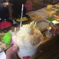 รวมมิตรแม่พลอย