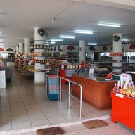 หน้าร้าน ผลไม้แสงทอง ของฝากเชียงใหม่ ซุปเปอร์ไฮเวย์เชียงใหม่-ลำปาง