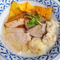 ก๋วยเตี๋ยวหมูเจ้เป้า