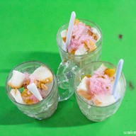 เมนูของร้าน เจ๊หมวยไอศกรีม