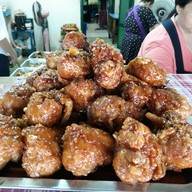 เมนูของร้าน ชัยพฤติข้าวแกงไก่กรอบ