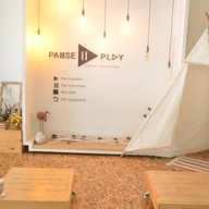 Pause And Play. Good Food, Drink and Coffee.