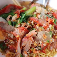 บะหมี่เกี๊ยว โหน่ง ชะชะช่า อยุธยา