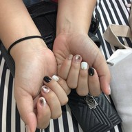 Happening Nail Spa & Cafe