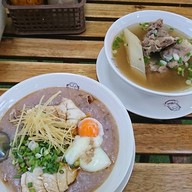 เมนูของร้าน โจ๊กข้าวหอมนิล เชฟแมว ตลาดอยู่สะอาด