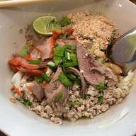 ก๋วยเตี๋ยวสุโขทัย ตาปุ้ย ปตท.ลานหอย