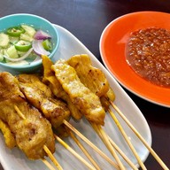 ก๋วยเตี๋ยวสุโขทัย ตาปุ้ย ปตท.ลานหอย