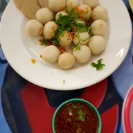 เมนูของร้าน ก๋วยเตี๋ยวต้มยำไข่