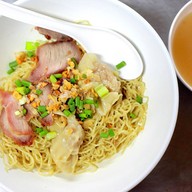 เมนูของร้าน ชะเอมบะหมี่ไข่ เยาวราช ถนนจันทน์ - เซ็นต์หลุยส์