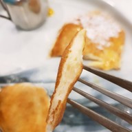 POOLTIME CAFE เอกมัย