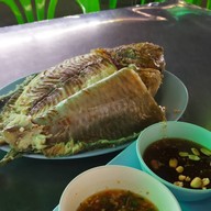 แม่ชอสปลาเผา