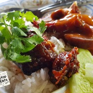 เมนูของร้าน เป็ดย่างจ่าเฉิด ตลาดสามชุก