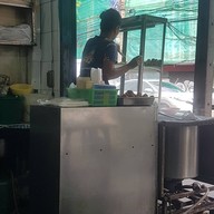 ก๋วยเตี๋ยวลูกชิ้นปลา สี่พระยา