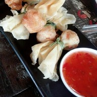 เมนูของร้าน ก๋วยเตี๋ยวหมูตำลึง นายเอก ร่มเกล้า