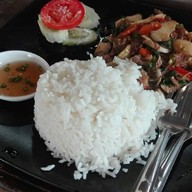 เมนูของร้าน ก๋วยเตี๋ยวหมูตำลึง นายเอก ร่มเกล้า