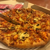 เมนูของร้าน Domino's Pizza วิคตอเรีย การ์เด้นท์