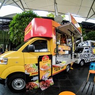หน้าร้าน Shawarma Truck