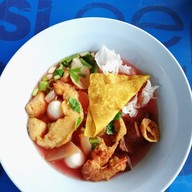 ก๋วยเตี๋ยวหมูตุ๋นป้าแต๋ว