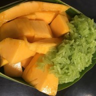 ข้าวเหนียวสังขยา by Patjira ตลาดล่างซอย 4