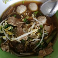 เมนูของร้าน ก๋วยเตี๋ยวเนื้อ ศรเดชโภชนา