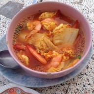 เมนูของร้าน ซิลดี้ ปลาทอดยำ & ก๋วยเตี๋ยว หมู-เนื้อน้ำตก ริมแม่น้ำตลาดไฟฟ้านครชัยศรี