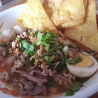 ก๋วยเตี๋ยวหลบมุม เสาธง-ปืนใหญ่