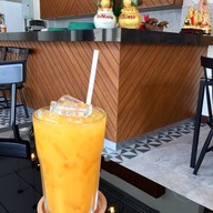เมนูของร้าน 1/4 House