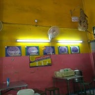 บรรยากาศ ก๋วยเตี๋ยวนายใบ้ย้อนยุค โชคชัย4 ซอย​27