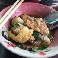 เด็กเส้นนายก