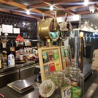 บรรยากาศ Iron32 Hotel Bar and Bistro