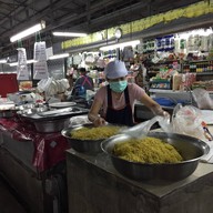 หมี่กระดาษ ตลาดช้างเผือก รับแต่เงินสด  เจ้าแรก เจ้าเดียว ไม่มีสาขา