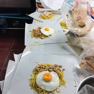 หมี่กระดาษ ตลาดช้างเผือก รับแต่เงินสด  เจ้าแรก เจ้าเดียว ไม่มีสาขา