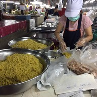 หมี่กระดาษ ตลาดช้างเผือก รับแต่เงินสด  เจ้าแรก เจ้าเดียว ไม่มีสาขา