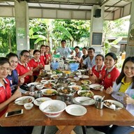 ไก่ย่างสวนแสงสว่างใกล้ปราสาทหินพนมรุ้ง