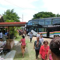 ไก่ย่างสวนแสงสว่างใกล้ปราสาทหินพนมรุ้ง