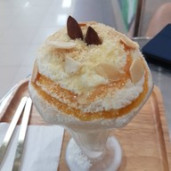 SnoowinG Milk Bingsu กาดสวนแก้ว