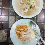 ข้าวมันไก่ไหหลำสันป่าตอง
