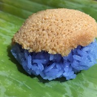 ข้าวเหนียวสังขยา by Patjira ตลาดล่างซอย 4