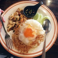 ล้านเล่า ณ คลองใหญ่