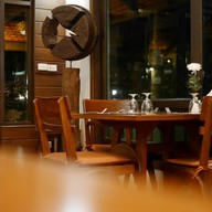 บรรยากาศ ห้องอาหารลานดอกไม้