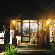 หน้าร้าน ห้องอาหารลานดอกไม้